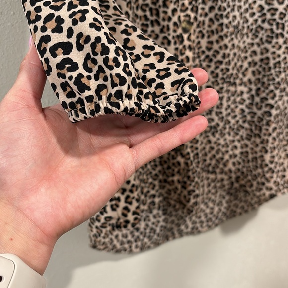 cheetah print 3/4 blouse 🐆 - Picture 3 of 4